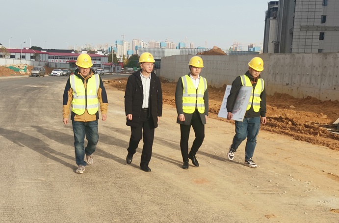 南昌市政建設集團領導深入一線督導檢查安全生產(chǎn)工作6912.jpg