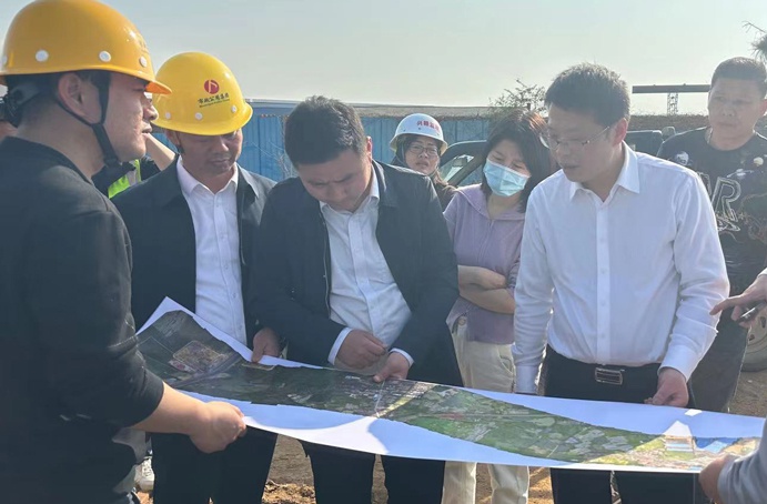 市政公用集團劉順保到朱橋東路項目、昌東三路項目、秦坊安置房項目調(diào)研